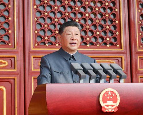 习近平发表重要讲话并检阅受阅部队 习近平发表重要讲话并检阅受阅部队